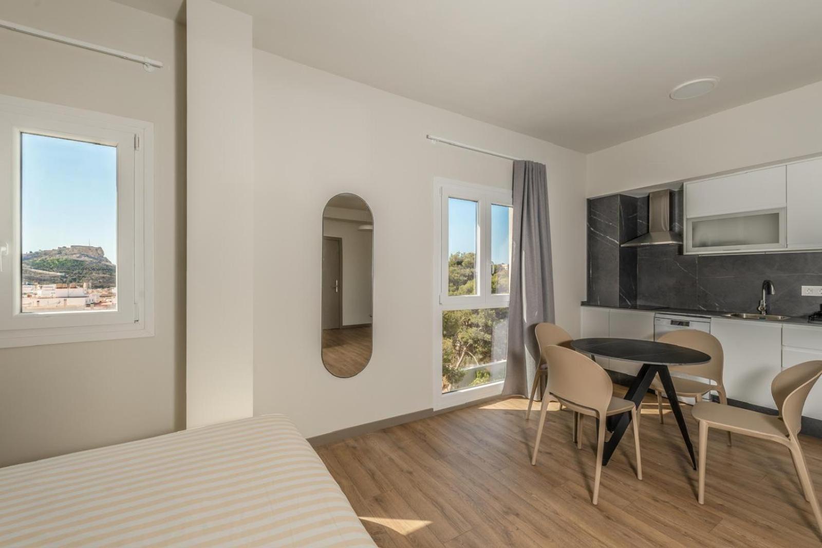 L'Alcor Aparthotel Alicante Bagian luar foto