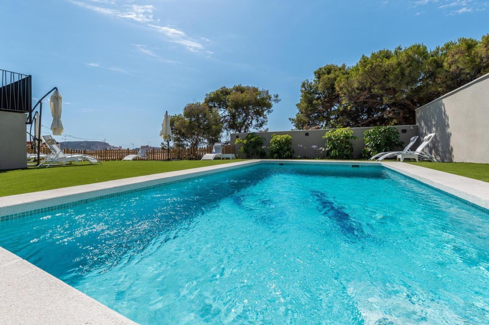L'Alcor Aparthotel Alicante Bagian luar foto