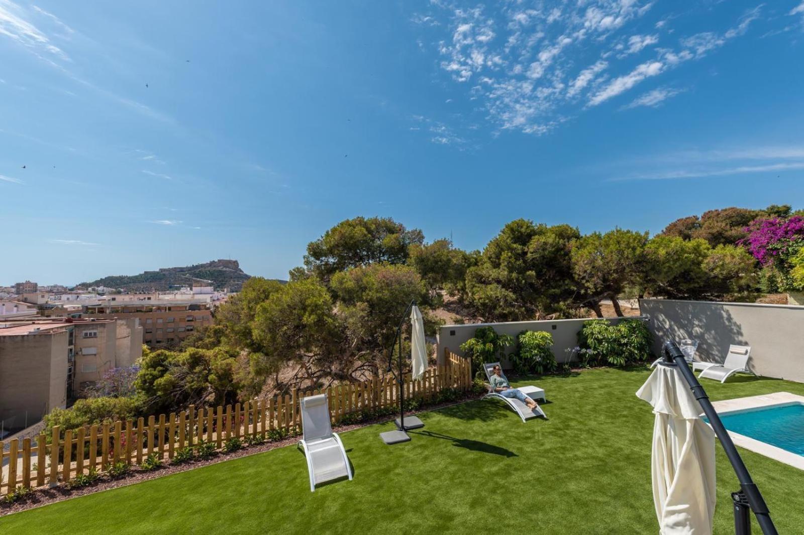 L'Alcor Aparthotel Alicante Bagian luar foto